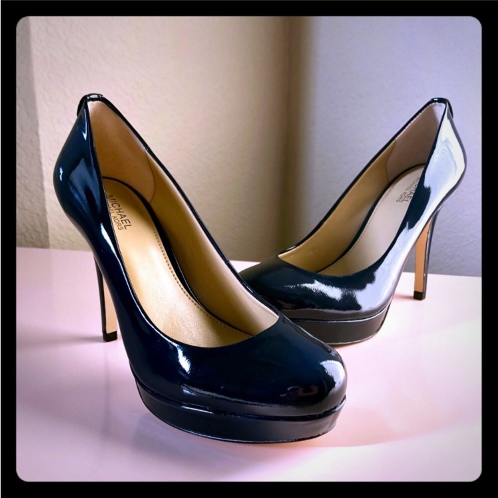 Michael Kors 6M Navy Blue Patent Heels
